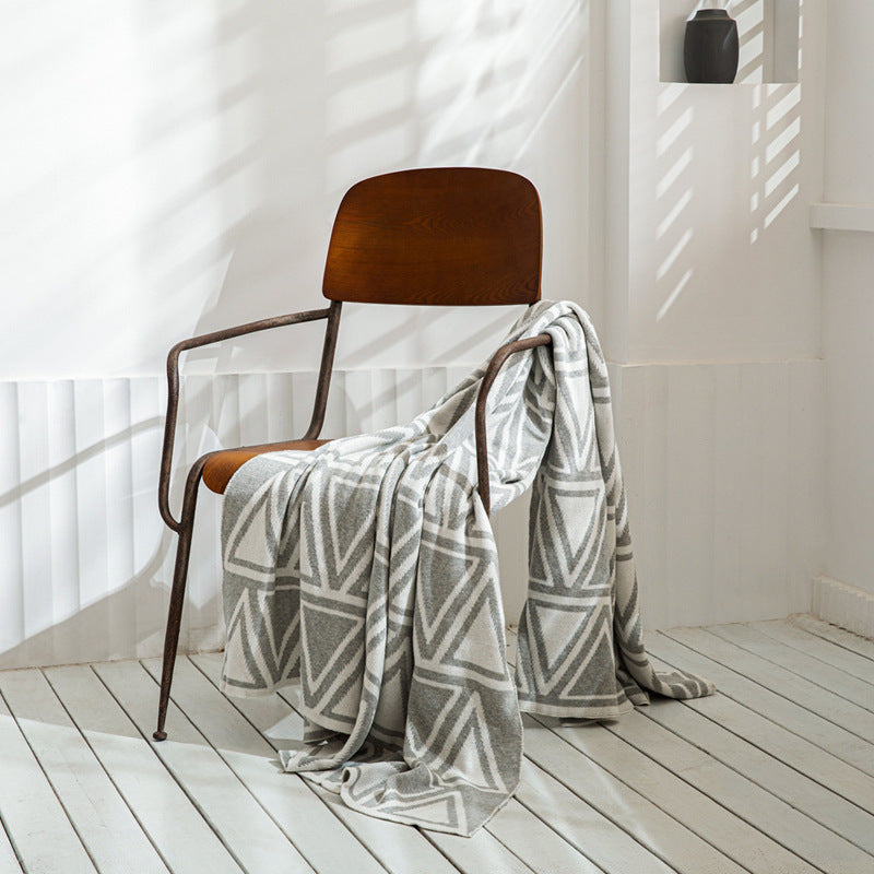Nordische geometrische Strickdecke - Stilvolle Sofadecke & Gemütlicher Schal | Stelli NUMENCE Knitted Blanket